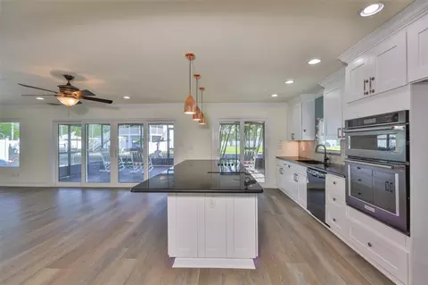 Kitchen - 10922 Park Dr, Riverview, FL 33569 photo 7 of 7