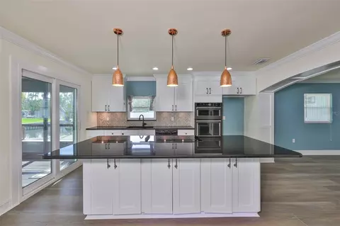 Kitchen - 10922 Park Dr, Riverview, FL 33569 photo 3 of 7