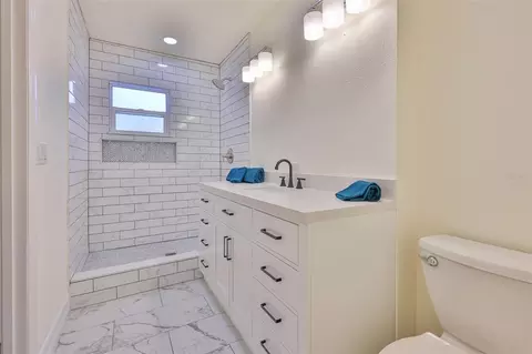 Bath - 10922 Park Dr, Riverview, FL 33569 photo 2 of 3