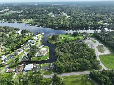 View/Area - 10922 Park Dr, Riverview, FL 33569 photo 5 of 11
