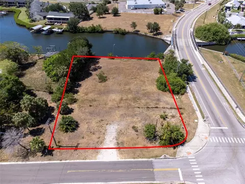 601 Flamingo Dr, Apollo Beach, FL 33572