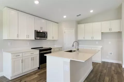 Kitchen - 6087 SW 97th Pl, Ocala, FL 34476 photo 2 of 3
