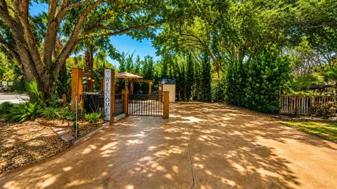 219 E Appaloosa Trl, River Ranch, FL 33867
