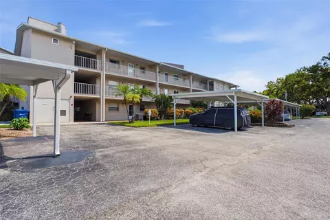 3981 Maceachen Blvd #330, Sarasota, FL 34233