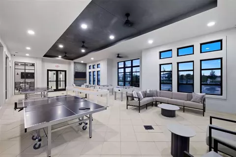 View/Area - 13814 Sunlight Meadow Dr, Riverview, FL 33578 photo 7 of 9