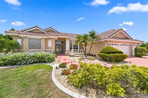 2116 Platinum Dr, Sun City Center, FL 33573