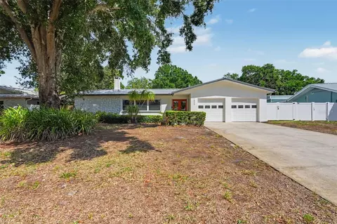 1835 Dormieone Rd N, Saint Petersburg, FL 33710