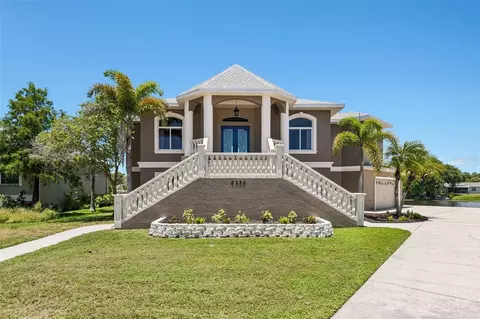 8335 Cheyenne Dr, Seminole, FL 33777