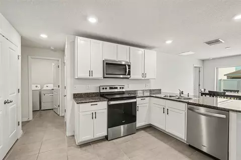 Kitchen - 10213 Cloudburst Ct, Riverview, FL 33578 photo 2 of 2