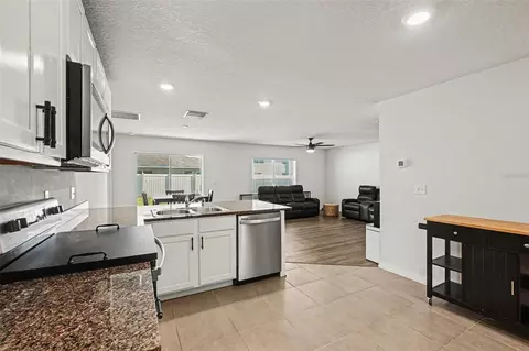 Kitchen - 10213 Cloudburst Ct, Riverview, FL 33578 photo 1 of 2