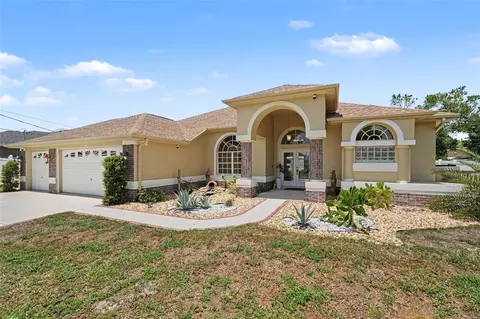 Exterior - 3944 Lema Dr, Spring Hill, FL 34609 photo 3 of 9