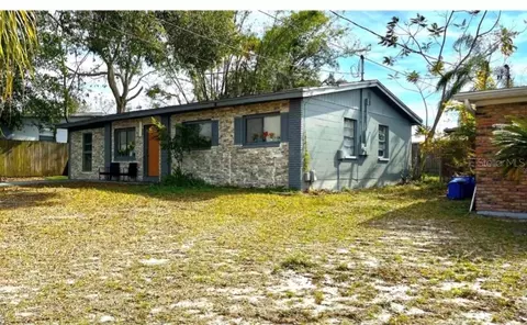 7011 Conifer Dr, Tampa, FL 33637