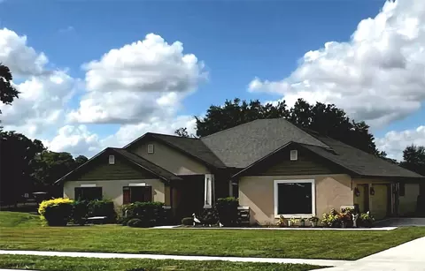 14311 Hill Country Ln, Dade City, FL 33525