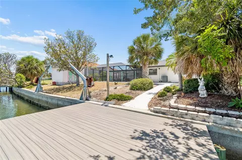 Exterior - 6331 Cocoa Ln, Apollo Beach, FL 33572 photo 16 of 24