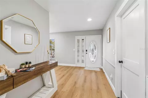 Entry Way - 6331 Cocoa Ln, Apollo Beach, FL 33572 photo 4 of 5