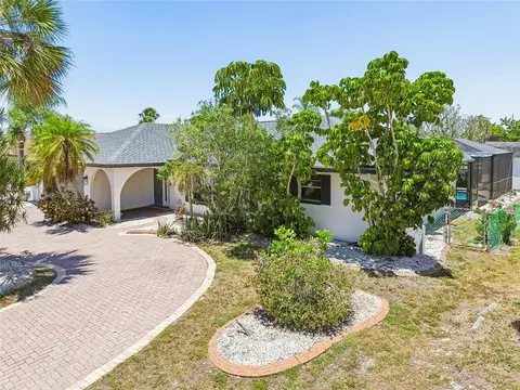 Exterior - 6331 Cocoa Ln, Apollo Beach, FL 33572 photo 20 of 24