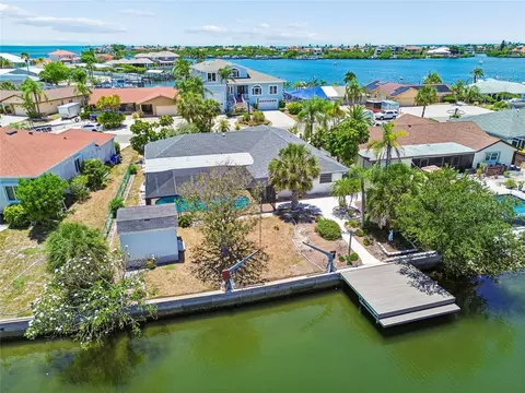 View/Area - 6331 Cocoa Ln, Apollo Beach, FL 33572 photo 10 of 14