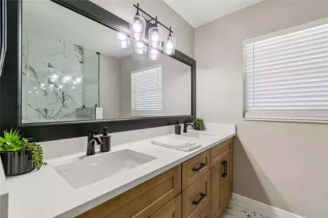 Bath - 6331 Cocoa Ln, Apollo Beach, FL 33572 photo 4 of 6