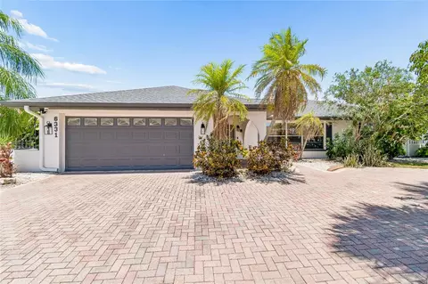 Exterior - 6331 Cocoa Ln, Apollo Beach, FL 33572 photo 3 of 24