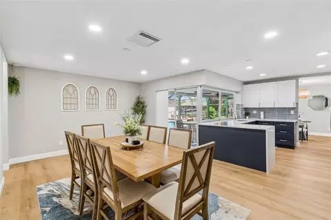 Dining - 6331 Cocoa Ln, Apollo Beach, FL 33572 photo 5 of 6