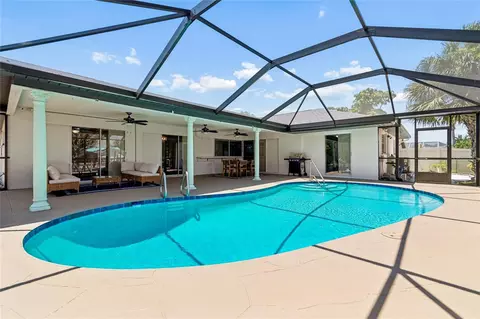 Exterior - 6331 Cocoa Ln, Apollo Beach, FL 33572 photo 8 of 24
