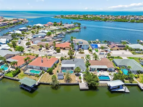View/Area - 6331 Cocoa Ln, Apollo Beach, FL 33572 photo 13 of 14