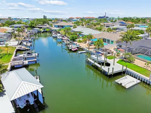 View/Area - 6331 Cocoa Ln, Apollo Beach, FL 33572 photo 7 of 14
