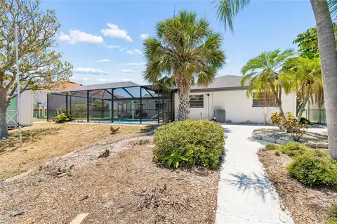 Exterior - 6331 Cocoa Ln, Apollo Beach, FL 33572 photo 15 of 24