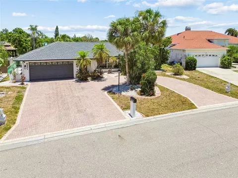 View/Area - 6331 Cocoa Ln, Apollo Beach, FL 33572 photo 6 of 14