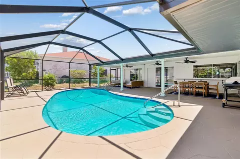 Exterior - 6331 Cocoa Ln, Apollo Beach, FL 33572 photo 7 of 24
