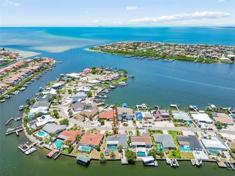 View/Area - 6331 Cocoa Ln, Apollo Beach, FL 33572 photo 2 of 14