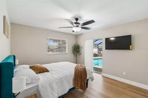 Bedroom - 6331 Cocoa Ln, Apollo Beach, FL 33572 photo 7 of 9