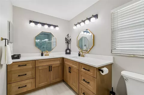 Bath - 6331 Cocoa Ln, Apollo Beach, FL 33572 photo 1 of 6
