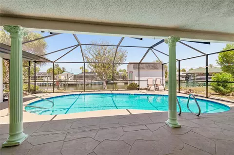 Exterior - 6331 Cocoa Ln, Apollo Beach, FL 33572 photo 5 of 24
