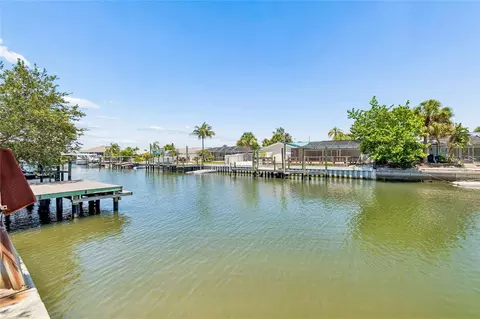 View/Area - 6331 Cocoa Ln, Apollo Beach, FL 33572 photo 3 of 14