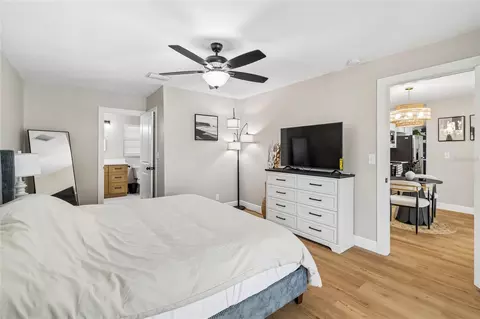 Bedroom - 6331 Cocoa Ln, Apollo Beach, FL 33572 photo 2 of 9