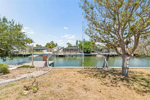 Exterior - 6331 Cocoa Ln, Apollo Beach, FL 33572 photo 13 of 24
