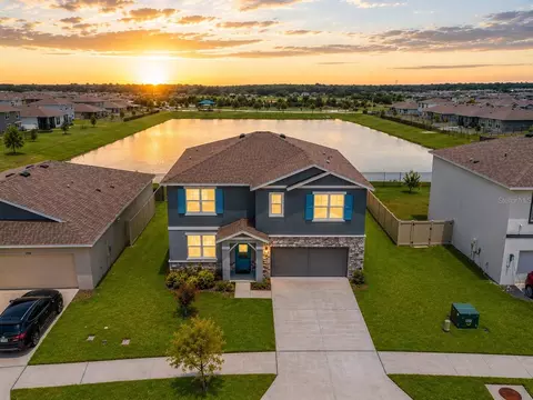 9728 Crescent Ray Dr, Wesley Chapel, FL 33545