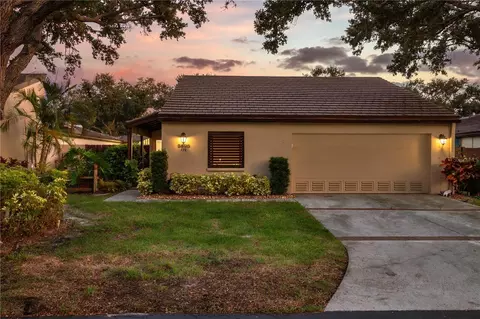 3825 Glen Oaks Manor Dr, Sarasota, FL 34232