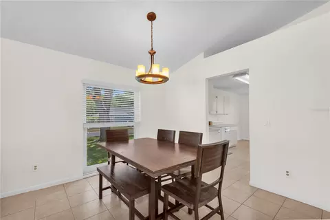 Dining - 10626 Foxcrest Way, Riverview, FL 33569 photo 2 of 3