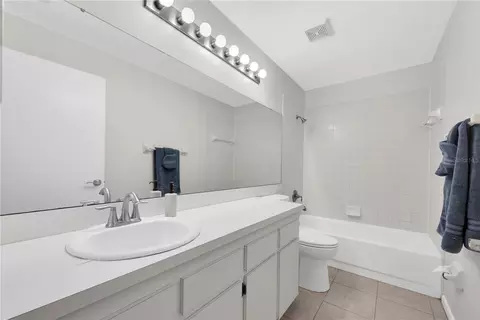 Bath - 10626 Foxcrest Way, Riverview, FL 33569 photo 3 of 3