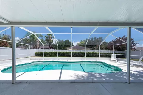 Exterior - 10626 Foxcrest Way, Riverview, FL 33569 photo 4 of 11