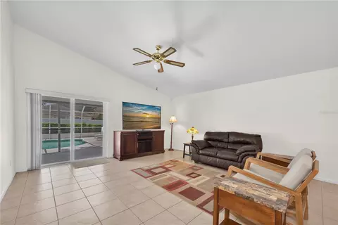 Living - 10626 Foxcrest Way, Riverview, FL 33569 photo 2 of 3