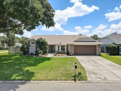 1907 Horseshoe Dr, Plant City, FL 33566