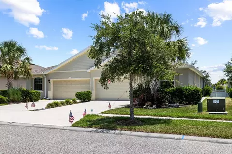 Exterior - 7727 Timberview Loop, Wesley Chapel, FL 33545 photo 5 of 11