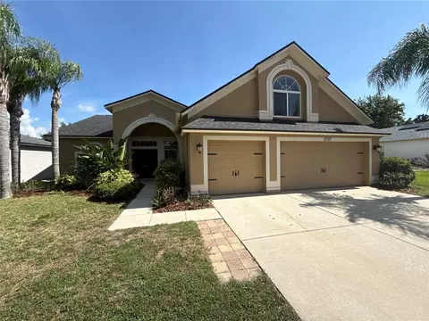 2727 Villa Dr, Valrico, FL 33596
