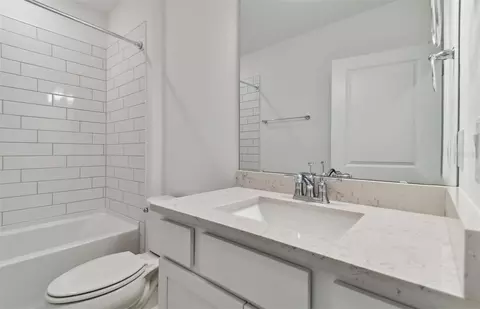 Bath - 10238 Cross River Trl, Parrish, FL 34219 photo 1 of 5