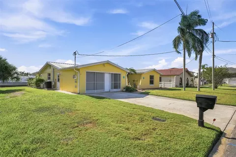 Exterior - 4388 7th Isle Dr, Hernando Beach, FL 34607 photo 2 of 7