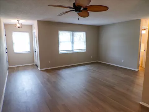 Living - 1622 17th St E, Bradenton, FL 34208 photo 3 of 4