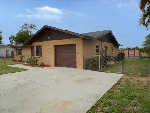 Exterior - 1622 17th St E, Bradenton, FL 34208 photo 6 of 8